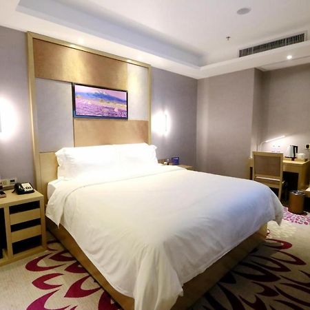 Lavande Hotel Foshan Yiwu Commodities City Buitenkant foto